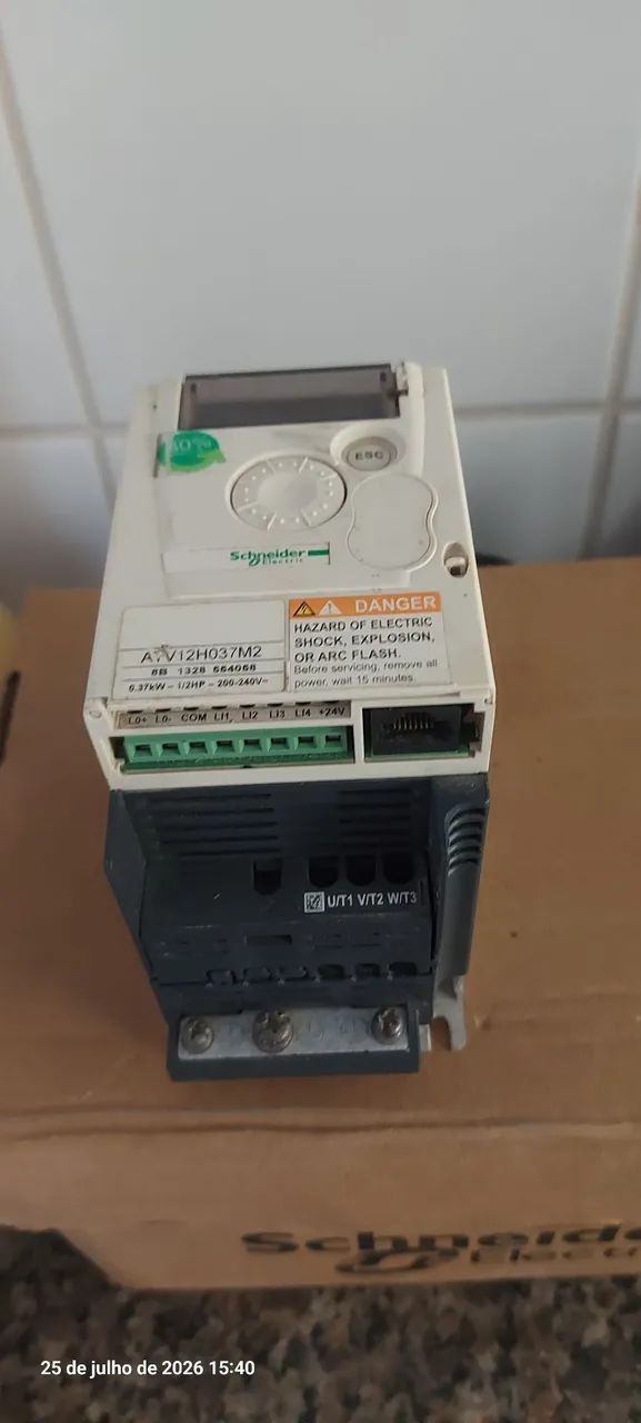 Inversor de frequência Schneider 