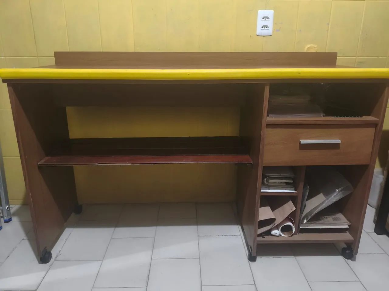 MESA PARA COMPUTADOR  - Foto 2
