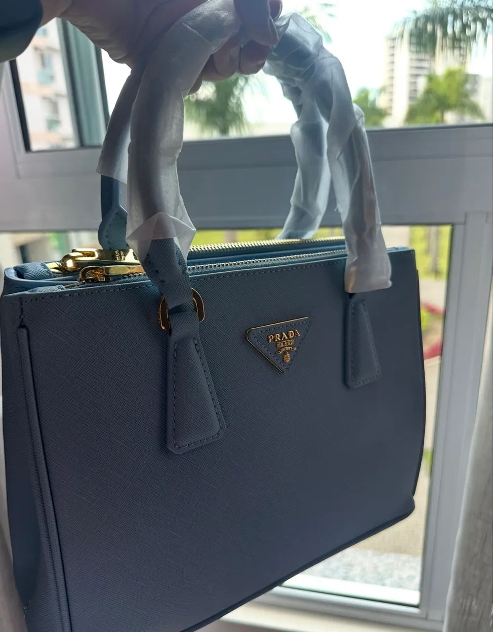 Bolsa em couro prada Saffiano azul bebê  - Foto 4