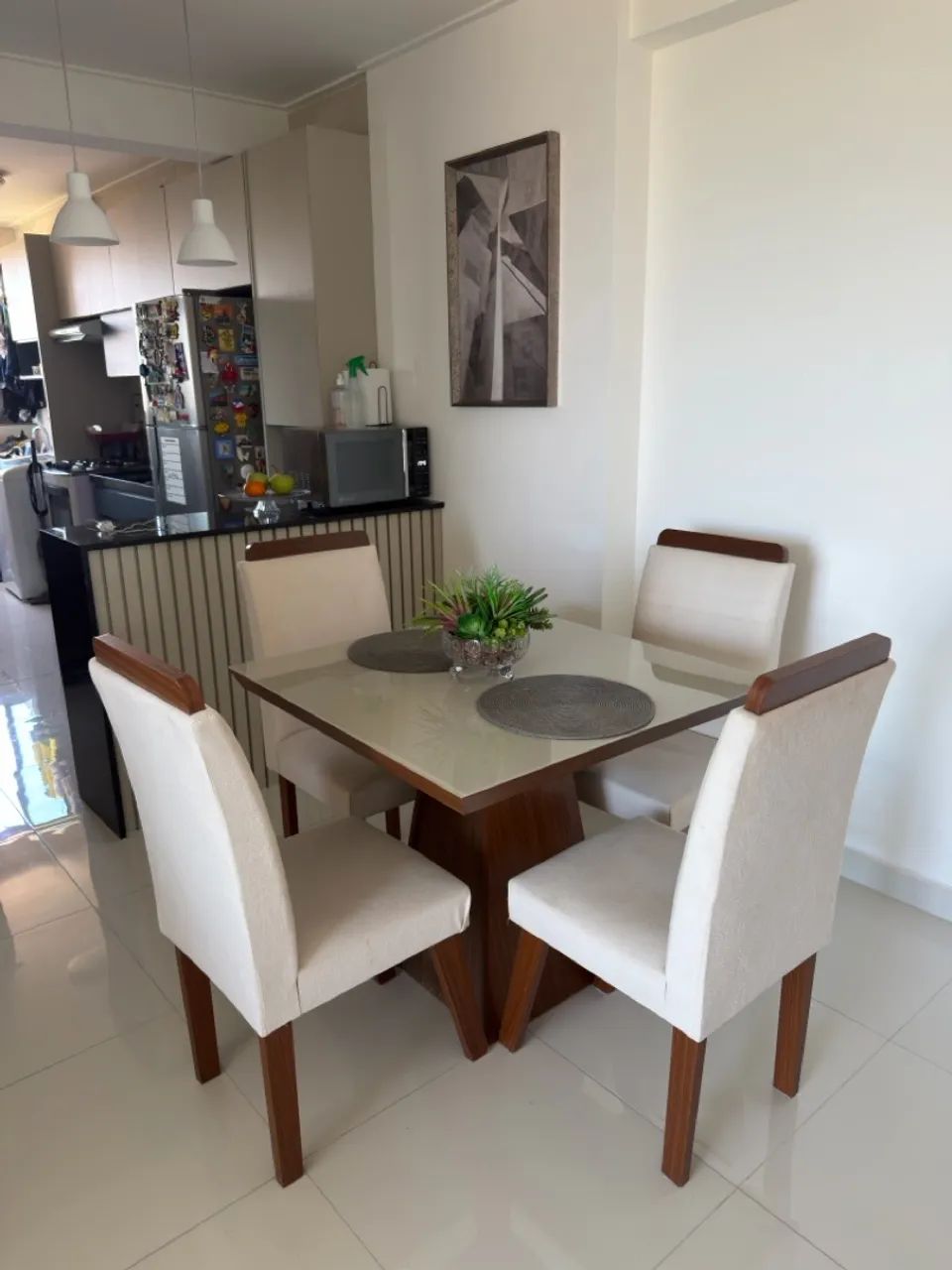 Mesa de jantar 4 lugares + 4 Cadeiras 