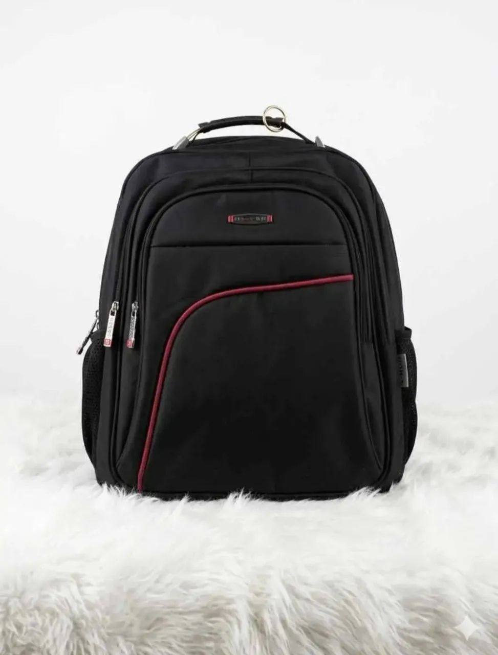 Mochila Preta Reforçada ((Pouco Usada))