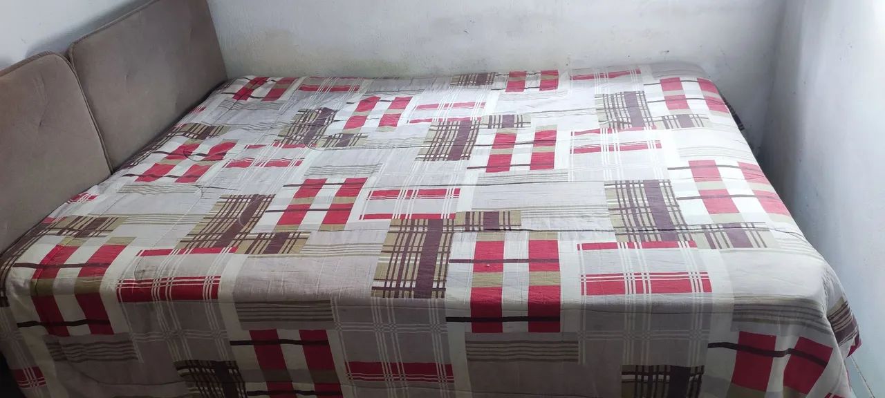 Cama de casal e cabeceira 