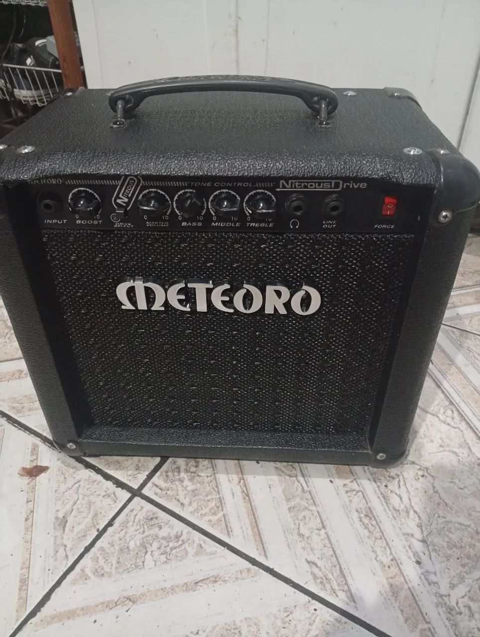 Meteoro nitrous drive 30 watts semi nova pouco usada 