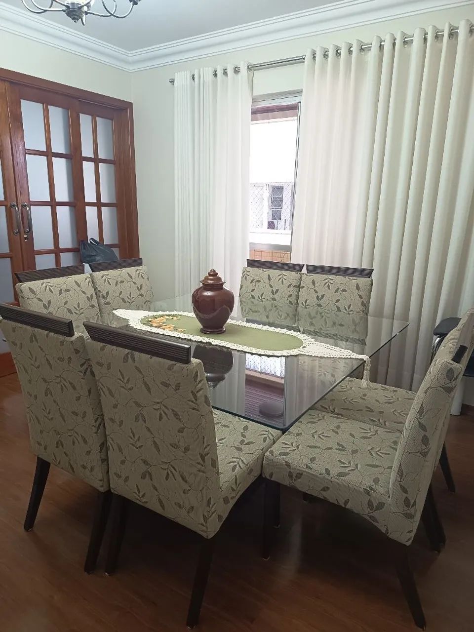 Mesa e 8 cadeiras - Foto 3