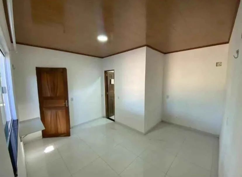 VENDO NA CASA NO PARQUE DEZ - Foto 2