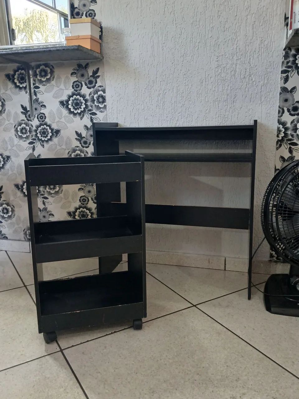 Mesa de manicure com auxiliar 