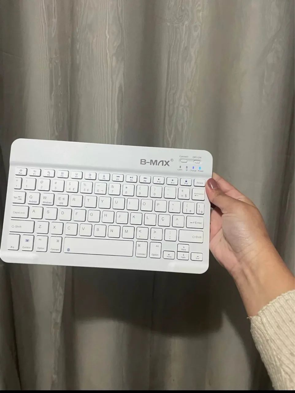 ? Tablet Lenovo Tab 4G 64GB + teclado + acessórios - Foto 3
