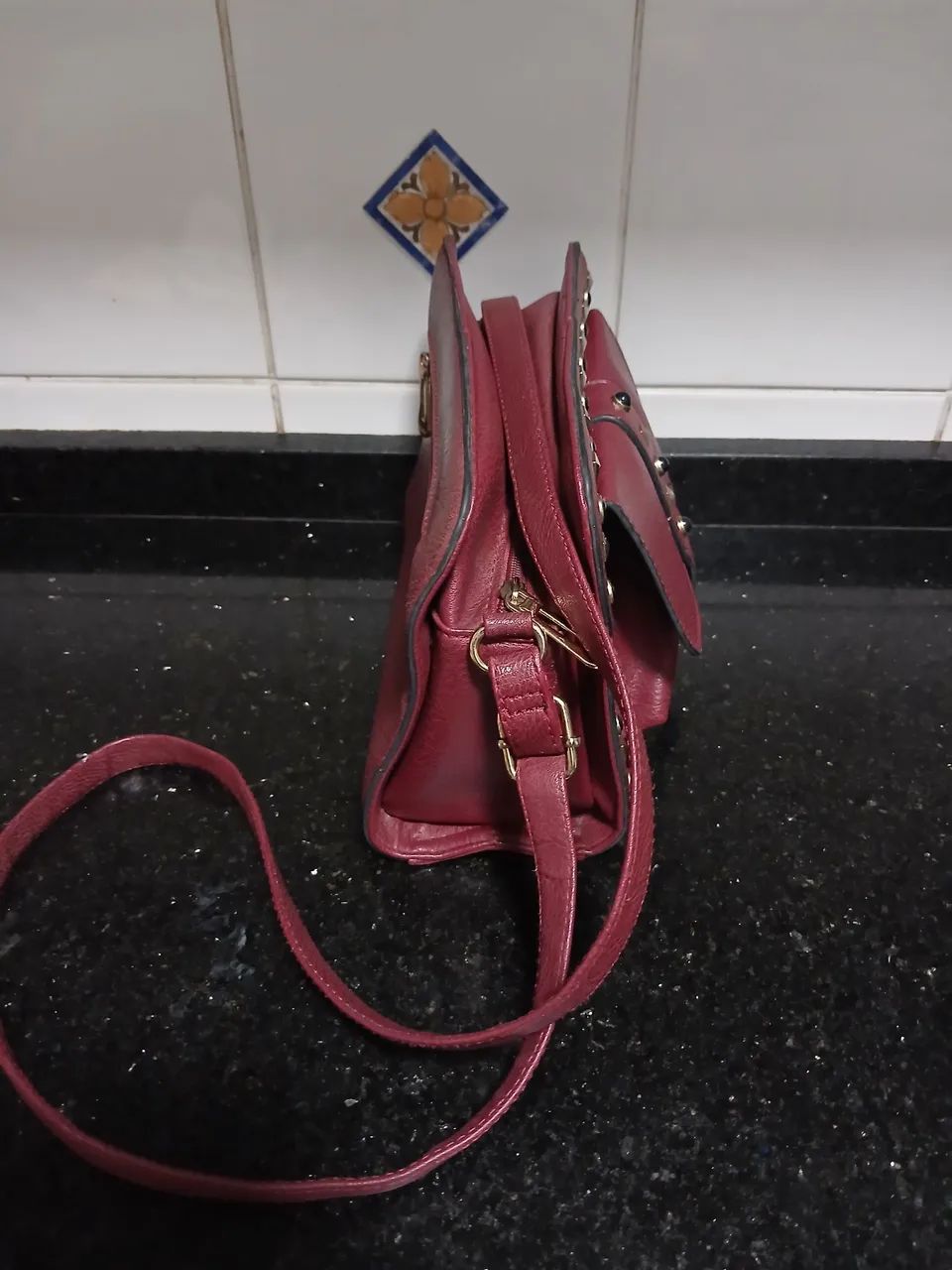 Bolsa de couro com detalhes  - Foto 3