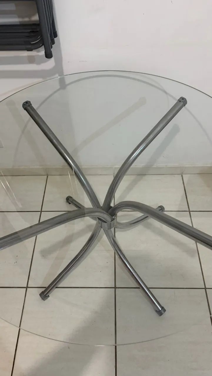 Mesa de vidro com cadeiras - Foto 4