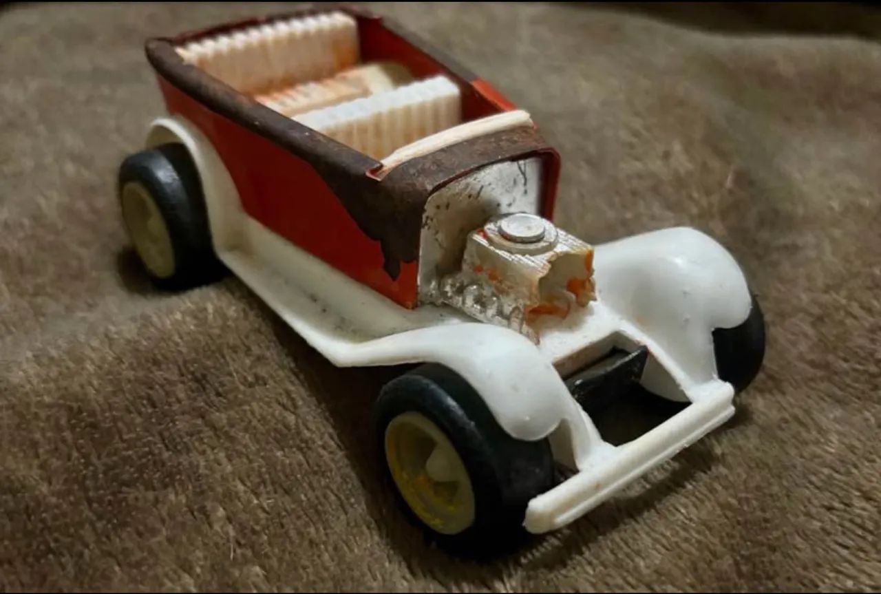 Antiga Miniatura Calhambeque Carrinho