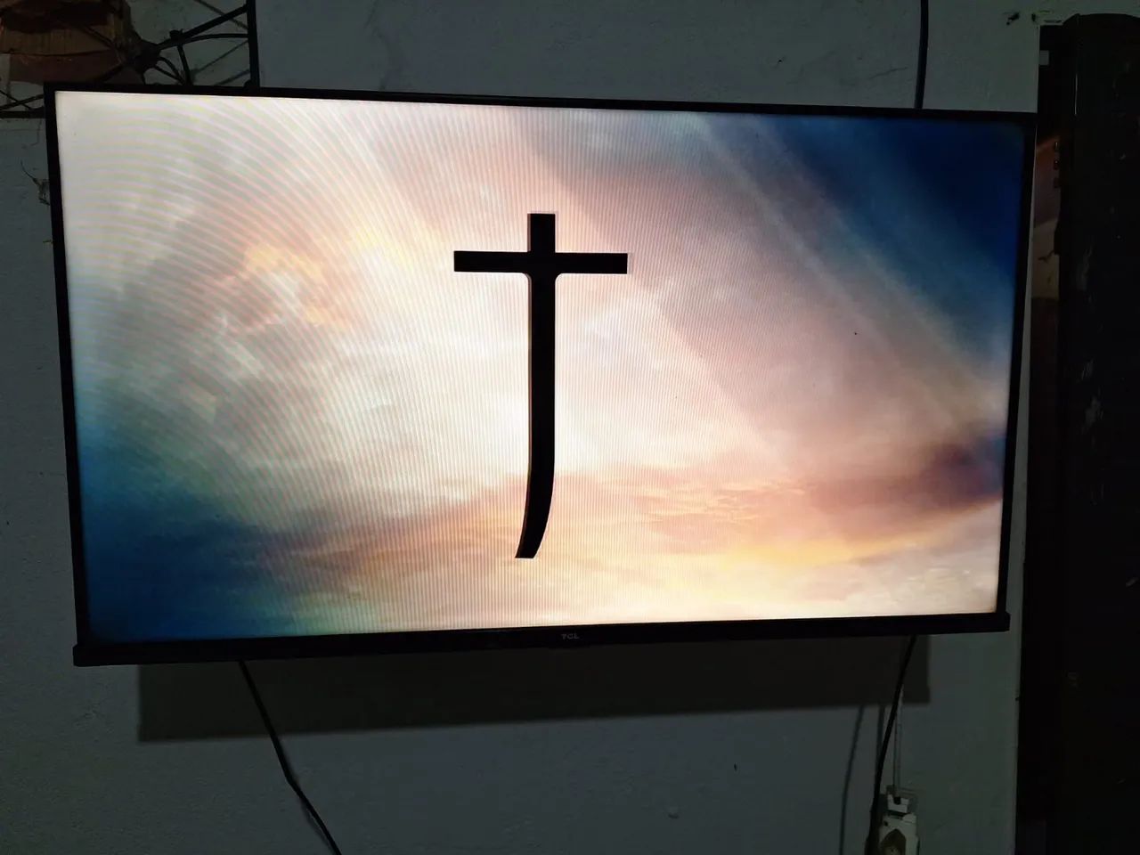 Tv TCL 40 POLEGADAS SMART.                         Faço entrega e instalo na parede - Foto 3