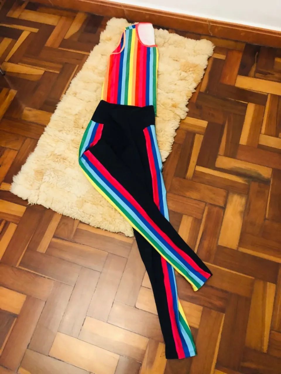 Conjunto colorido de Calça e regata  - Foto 2