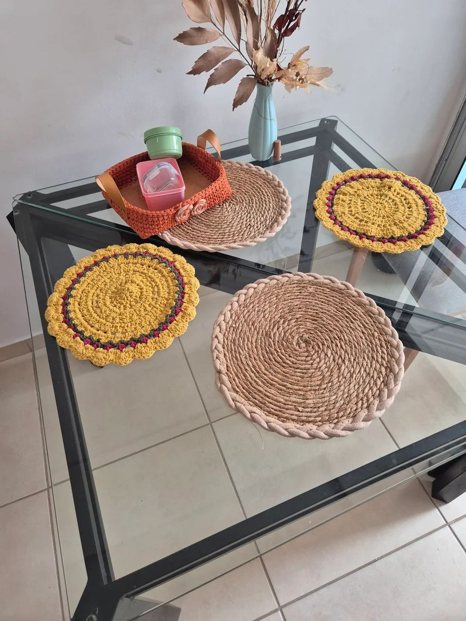 Mesa com tampo de vidro