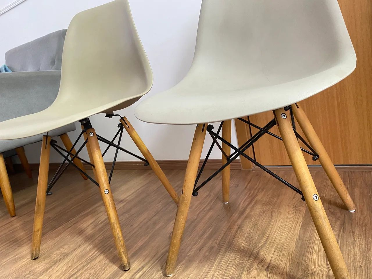 Cadeira de madeira- Charles Eames Eiffel Wood bege - Foto 3