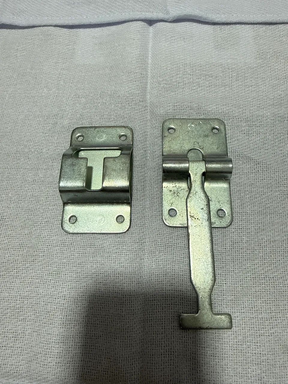 Trava porta baú 