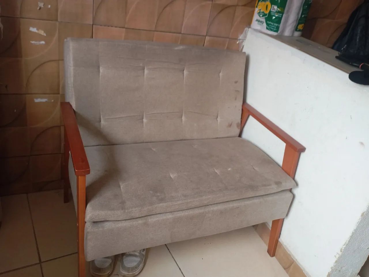Vende-se uma poltrona se 2 lugares  - Foto 2