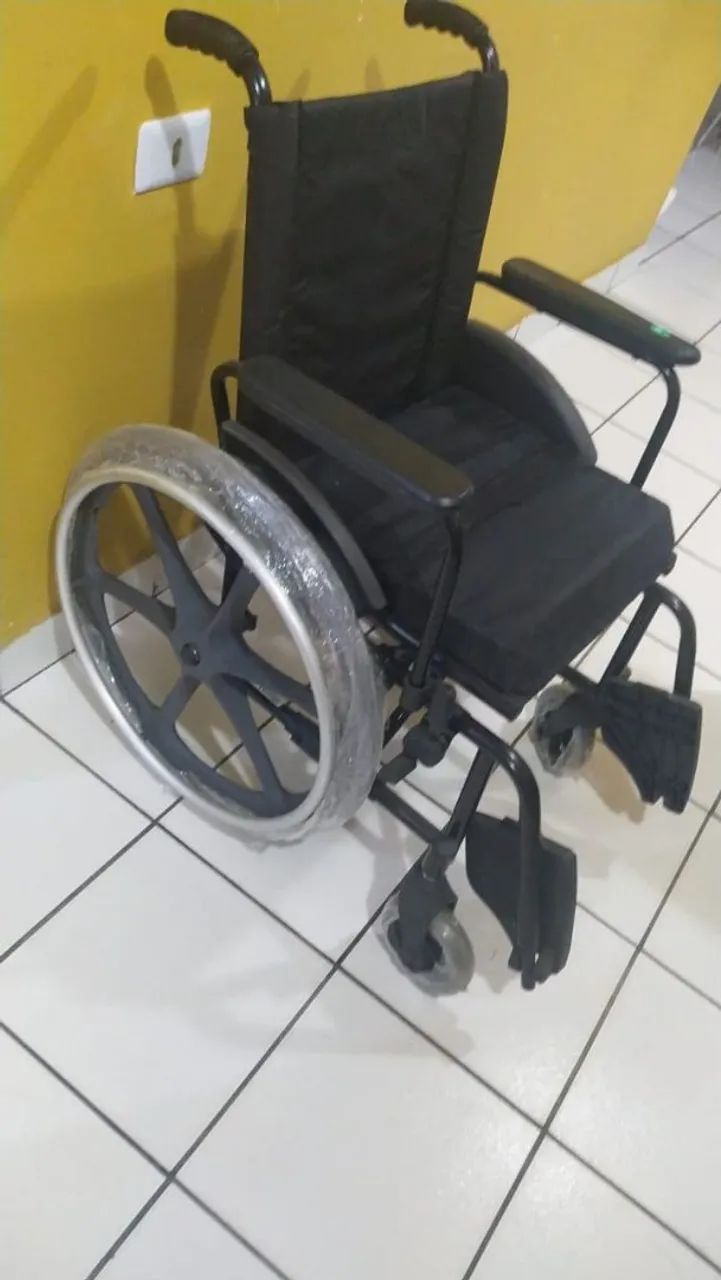 R$ 7000,00 Cadeira rodas ainda no plástico!! - Foto 2