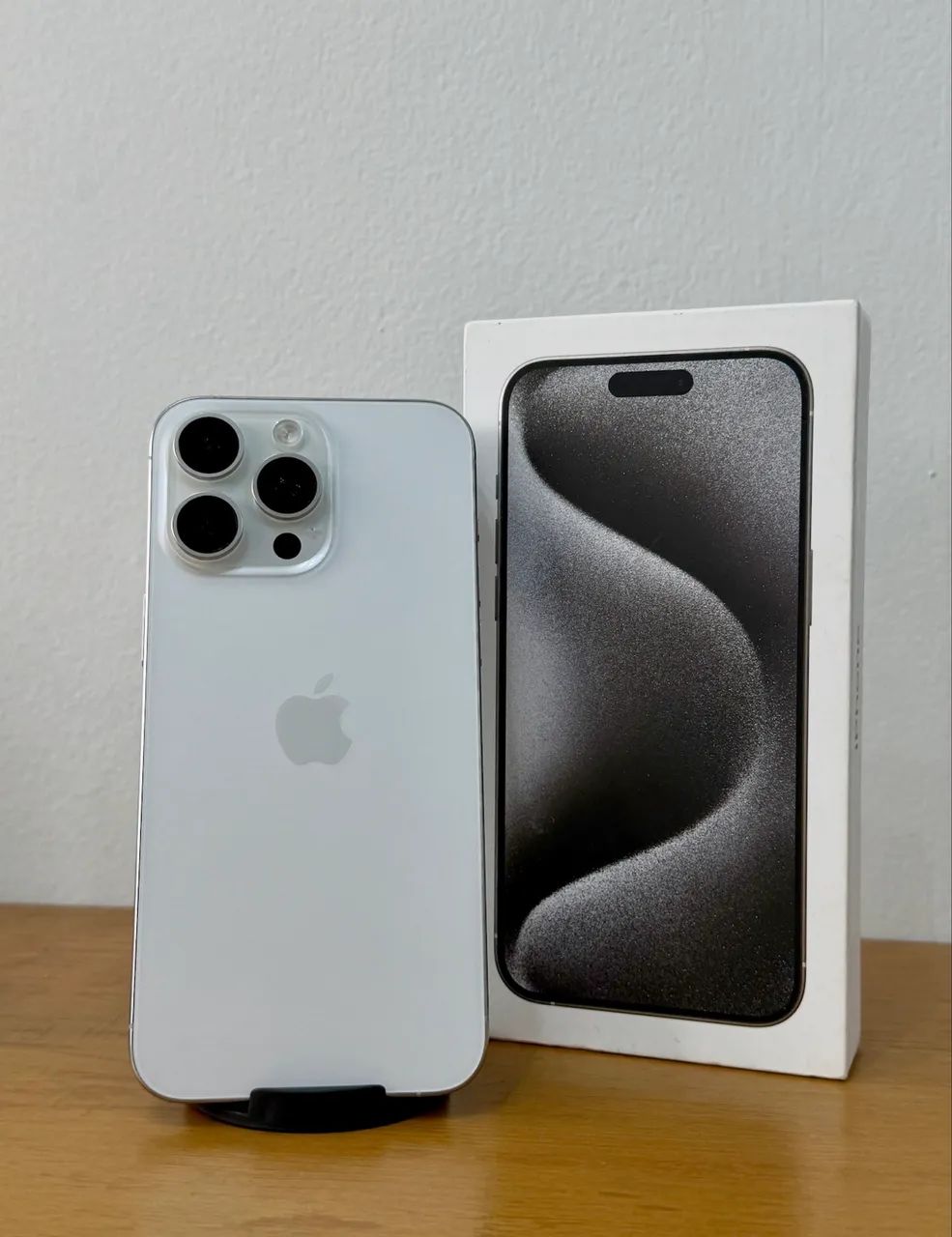 iPhone 15 Pro Max 256gb branco semi novo impecável  - Foto 3