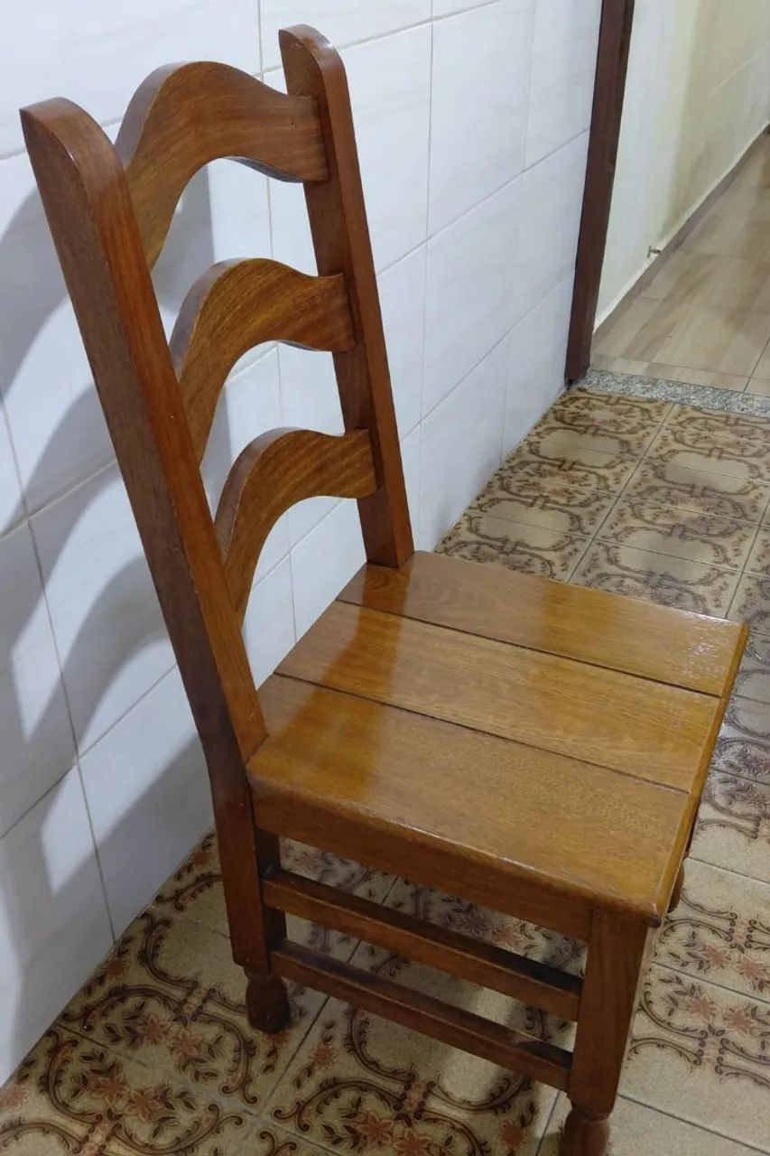 Mesa e cadeiras madeira maciça  - Foto 2