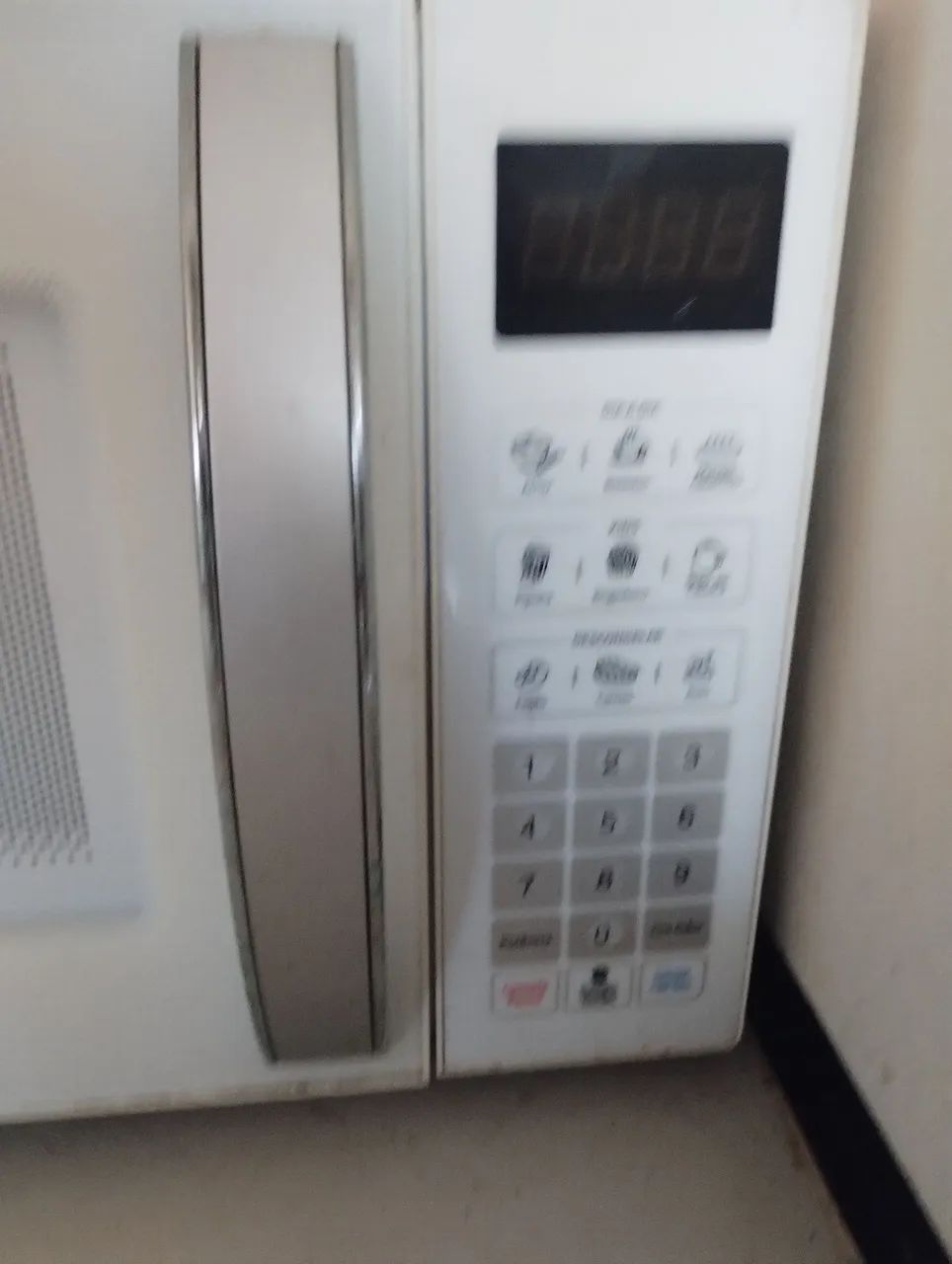 Vende-se microondas com defeito  - Foto 2