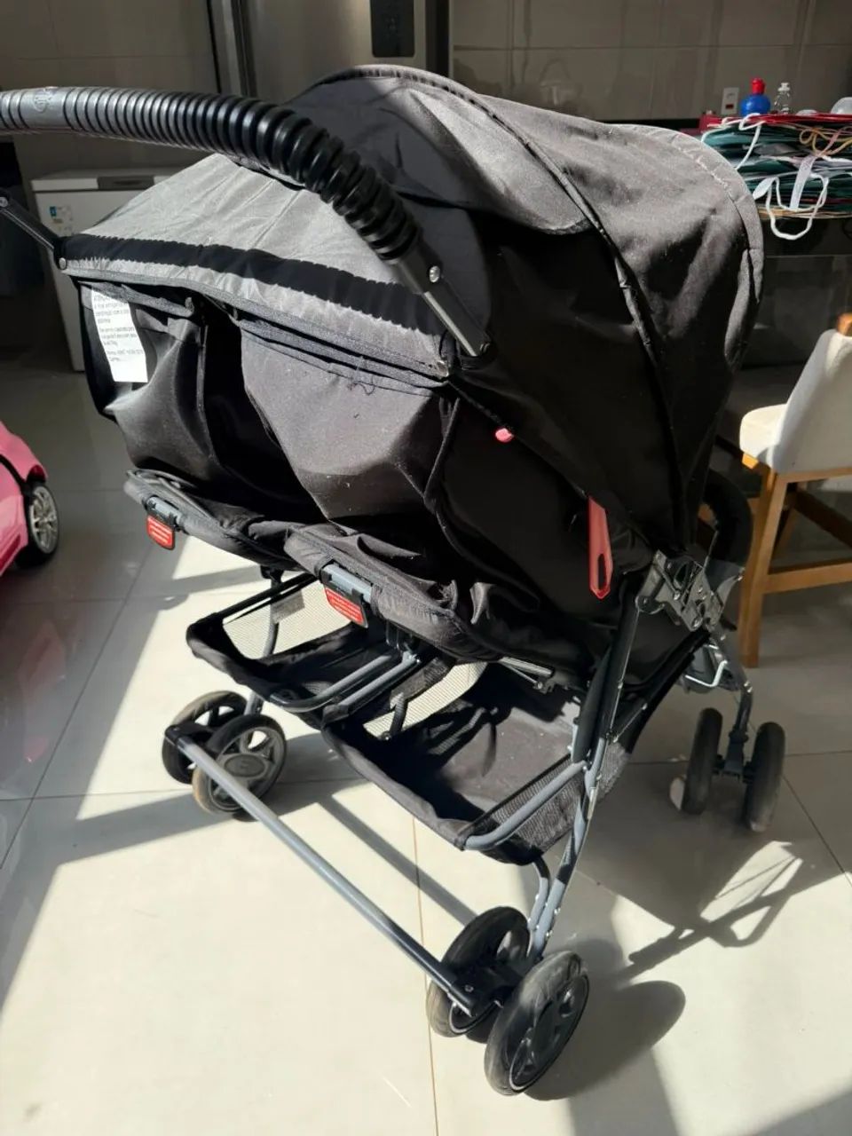 Vende-se carrinho para gêmeos  - Foto 4