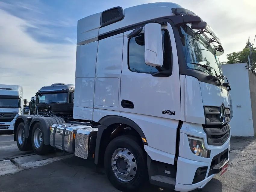 Mercedes Benz Actros 2651 6x4 2022/2022 Selectrucks - Foto 4