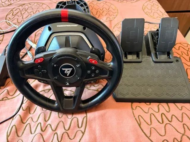 Volante Thrustmaster T128 Force Feedback para PS5 e PC - Foto 5