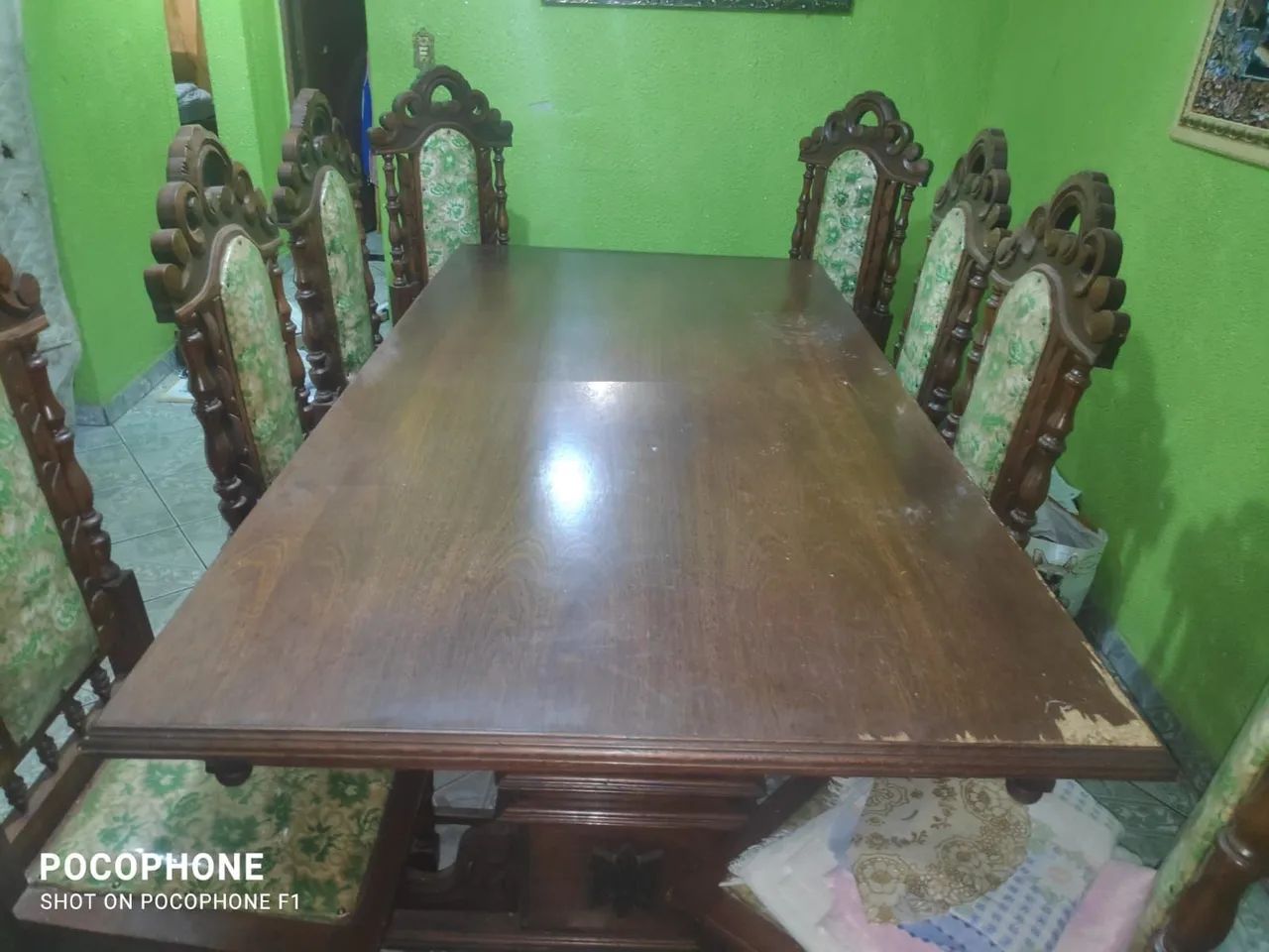 Mesa com 6 cadeiras e armário. - Foto 4