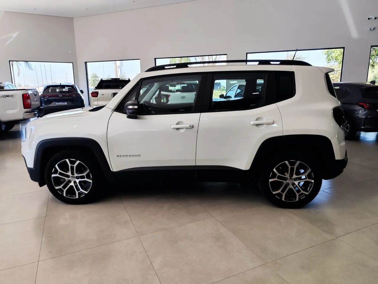 Jeep Renegade Longitude T270 1.3 Turbo 4x2 Aut. 2024 - Foto 4