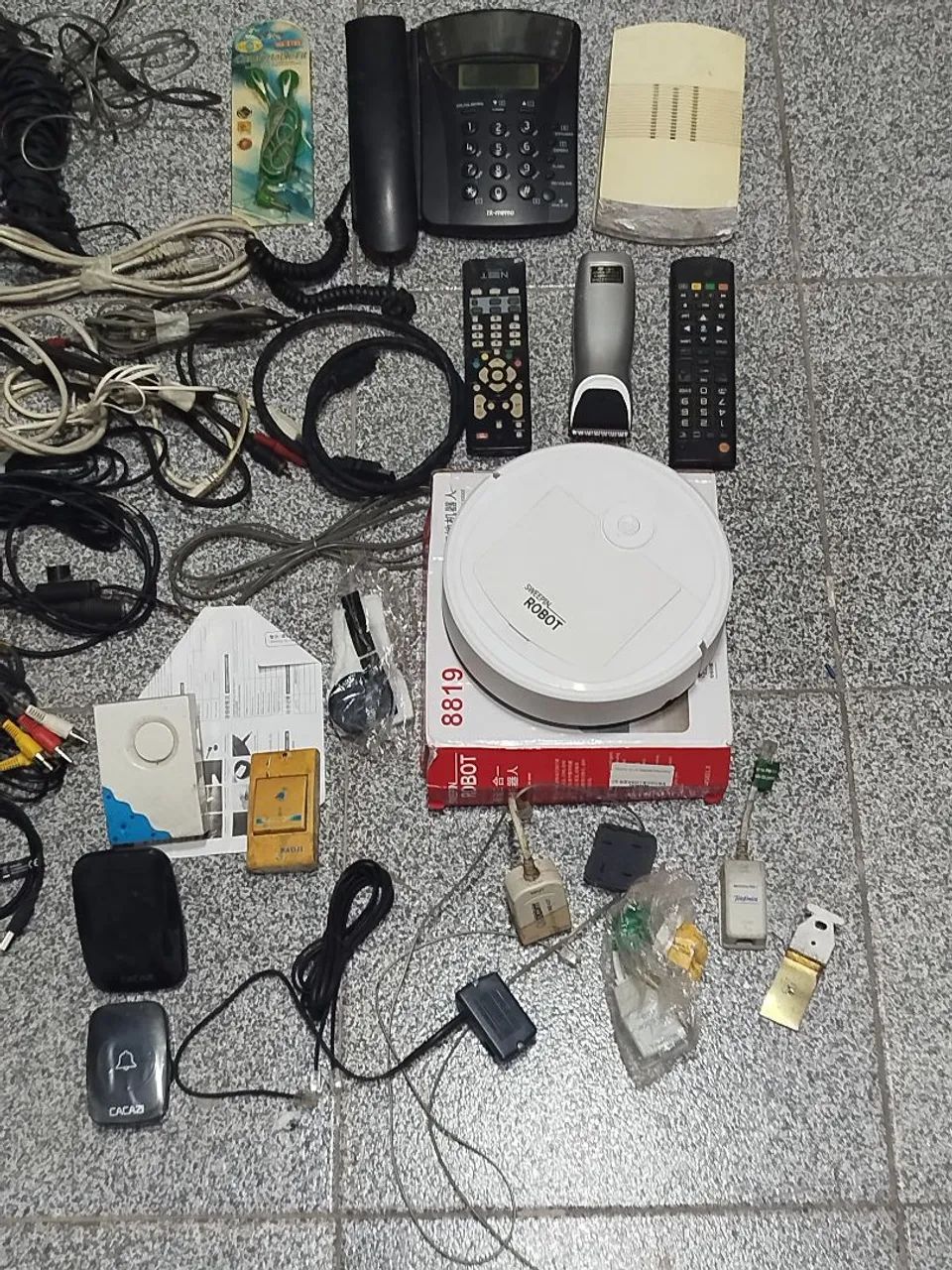 Lote Telefone Campainhas aspirador e cabos Ler Descrição do anúncio  - Foto 3
