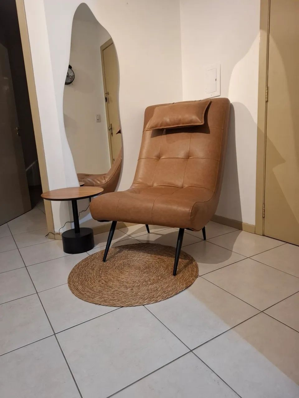 Poltrona design em courino caramelo - Foto 3