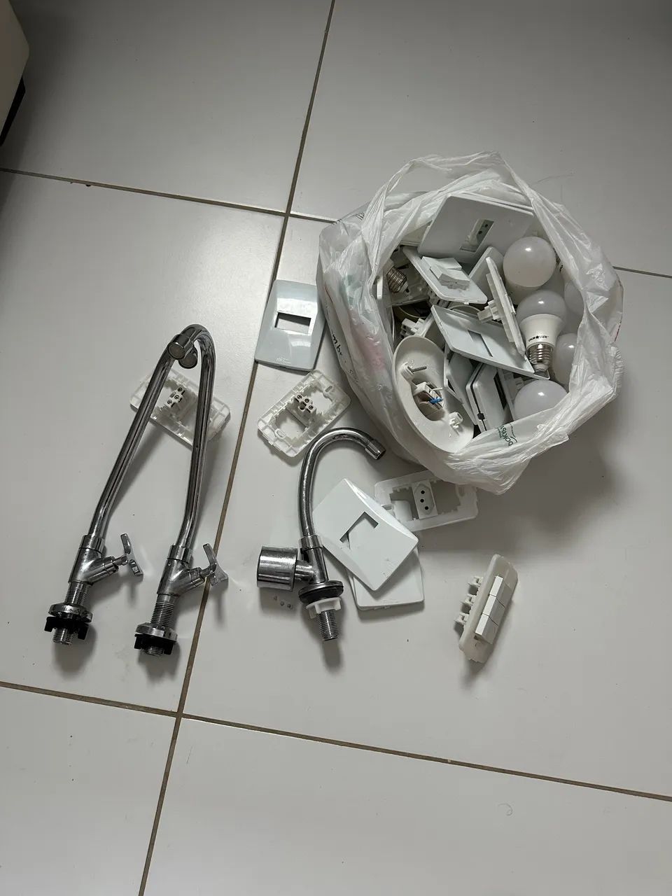 3 torneiras e item para casa 