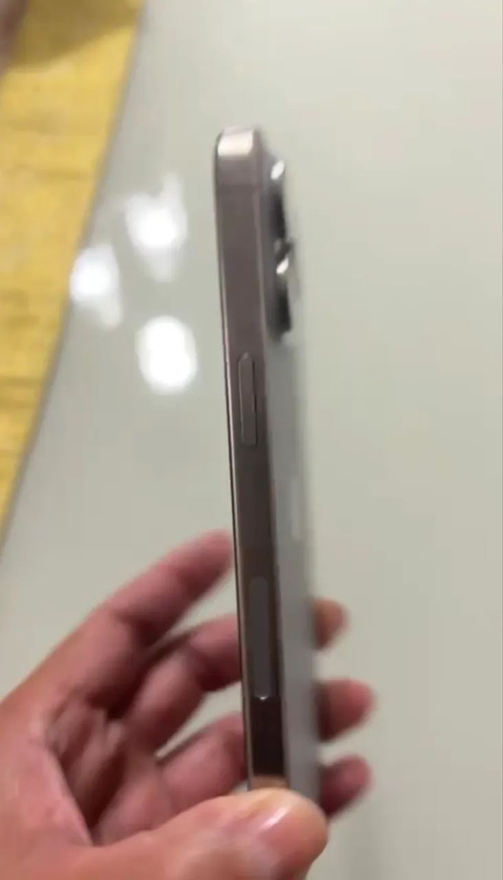 iPhone 15 pro Max 256gb Natural - Foto 3
