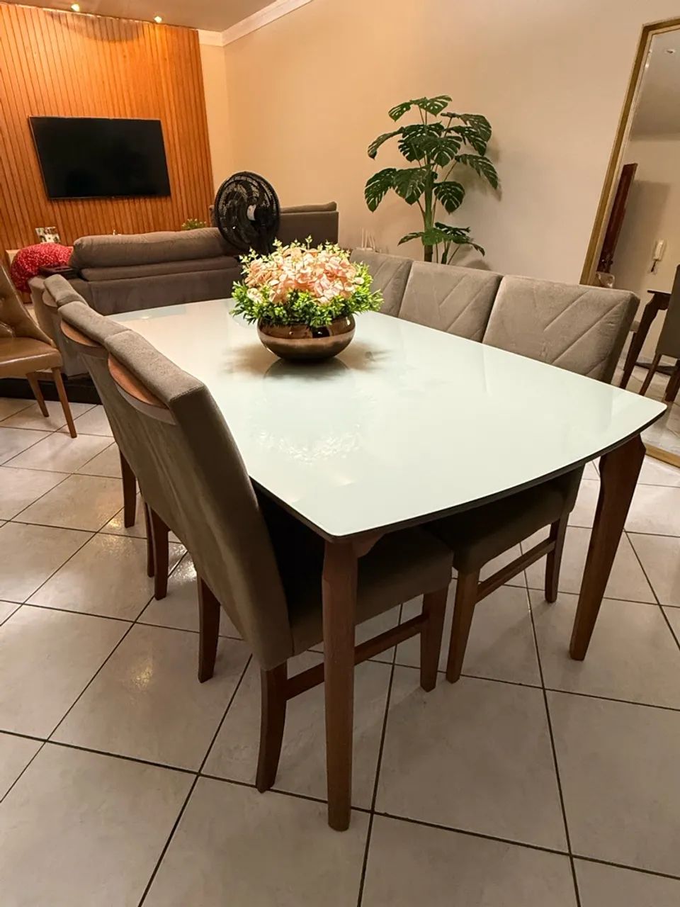 Mesa de jantar madeira maciça 