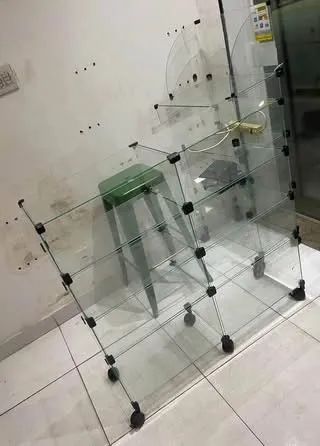 Vendo gôndolas de vidro / Chama p/ mais Detalhes - Foto 2