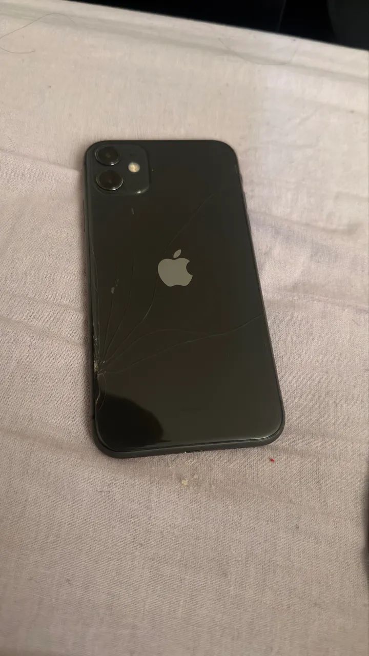 iPhone 11 64GB Preto - Funcionando Perfeitamente - R$ 999 - Foto 2