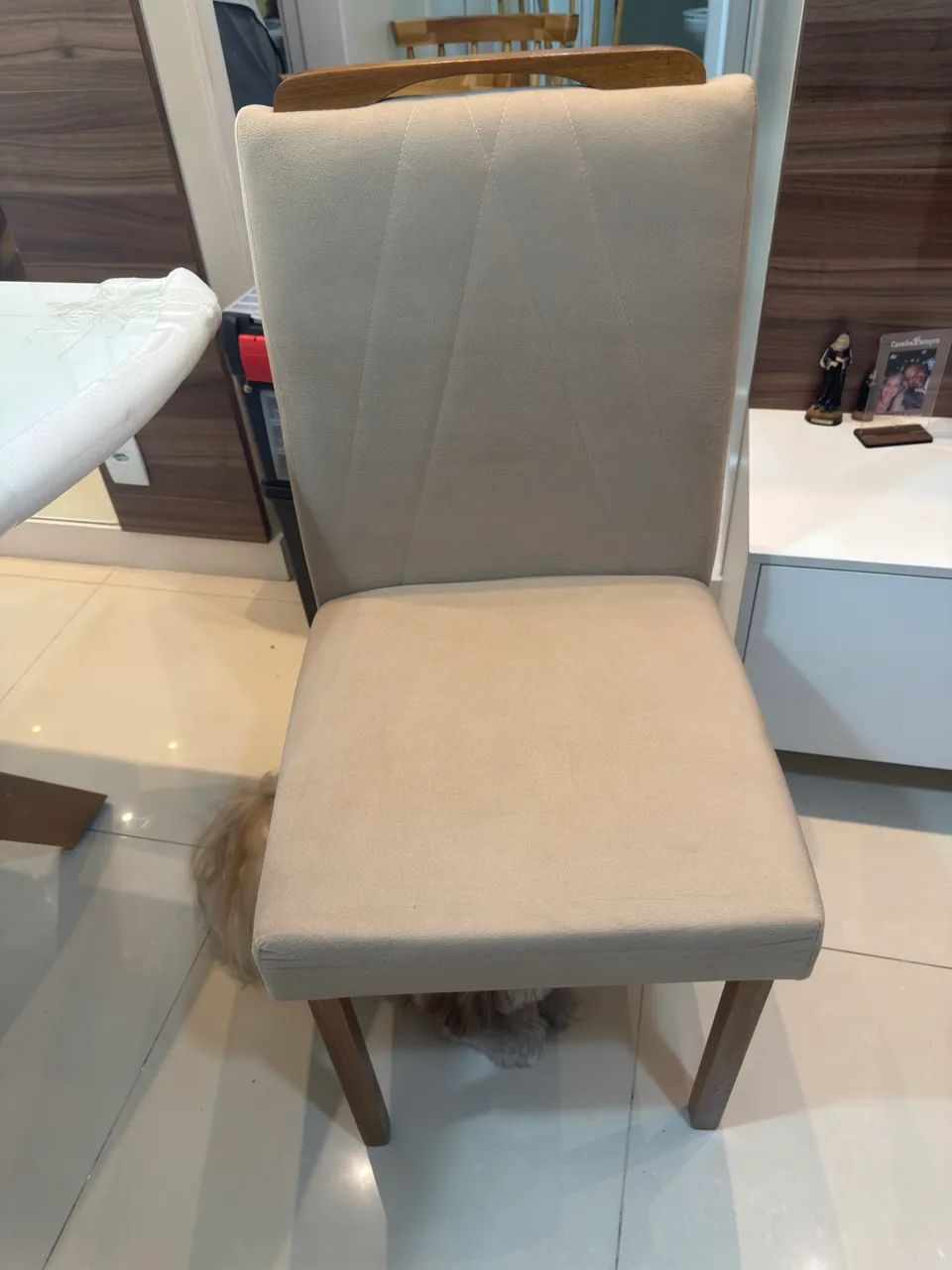 Mesa de jantar 1:80 por 90 com 4 cadeiras - Foto 4