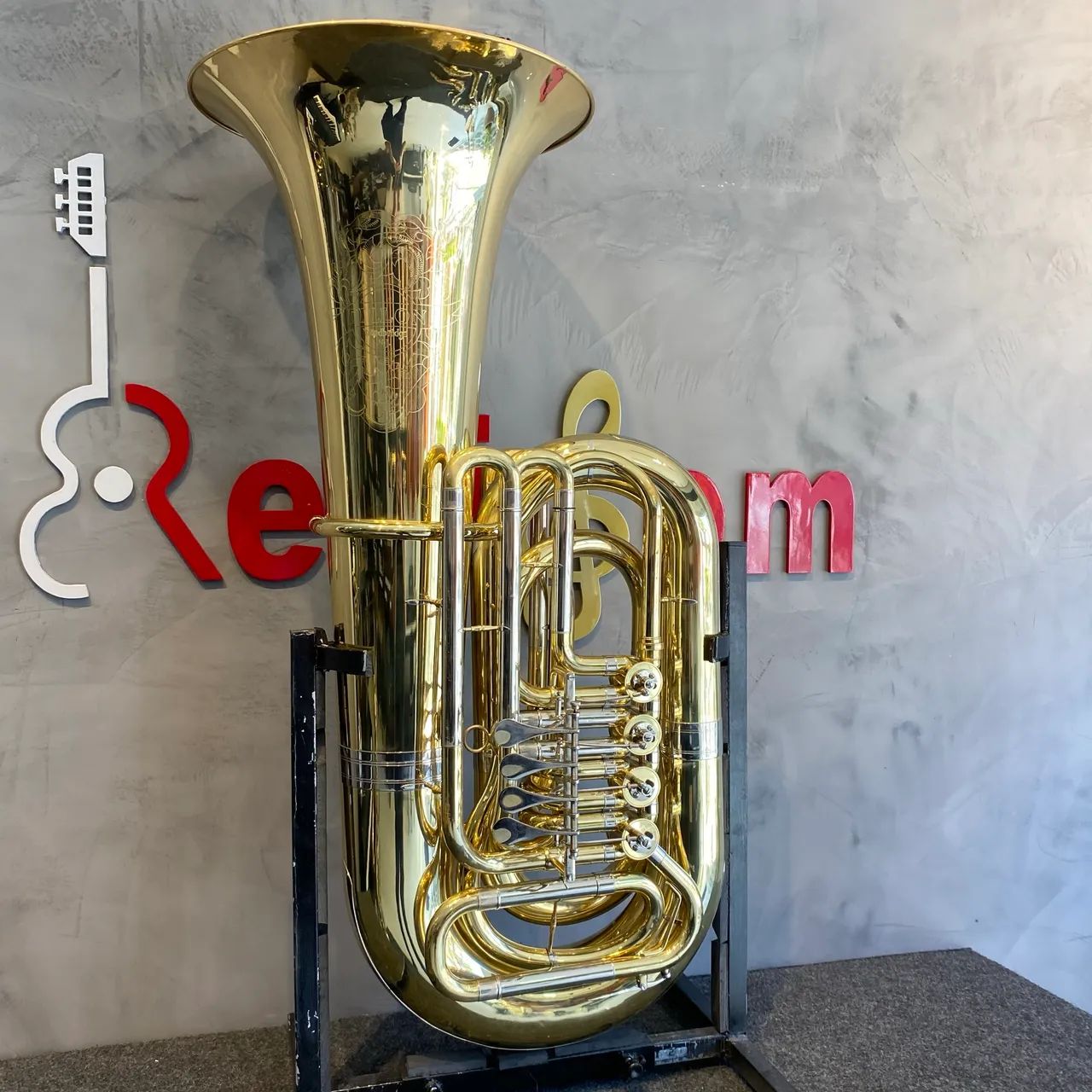Tuba Dillon Laqueada - Usada