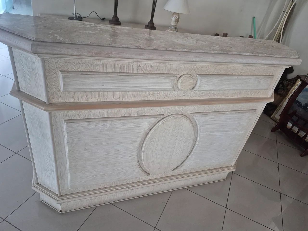 BALCÃO COM BANQUETAS - Foto 4