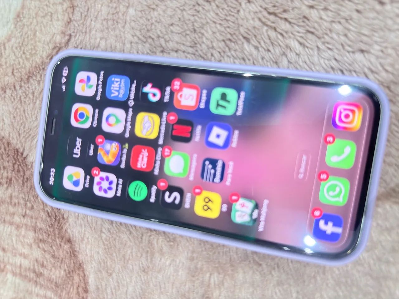 iPhone 12  128gb , saúde da bateria 79% - Foto 2
