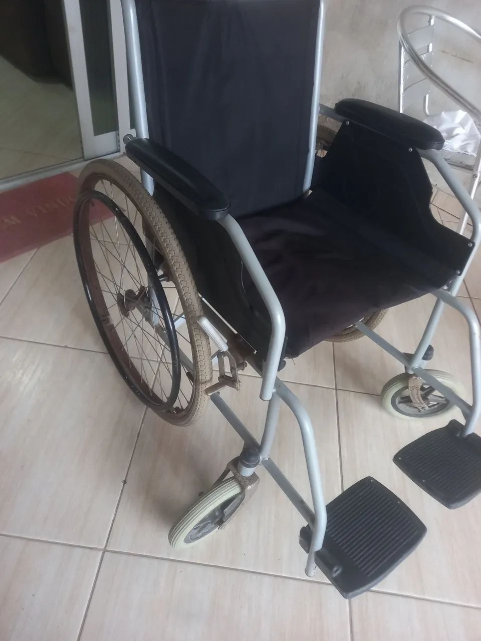 Cadeira de rodas  - Foto 3