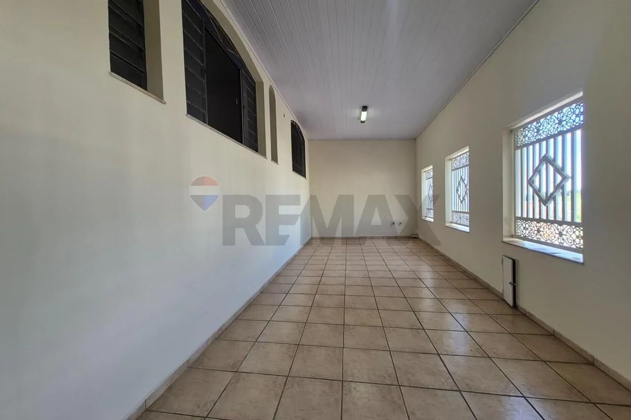 Casa em Capivari: 4 Quartos e Localização Imbatível - Foto 2