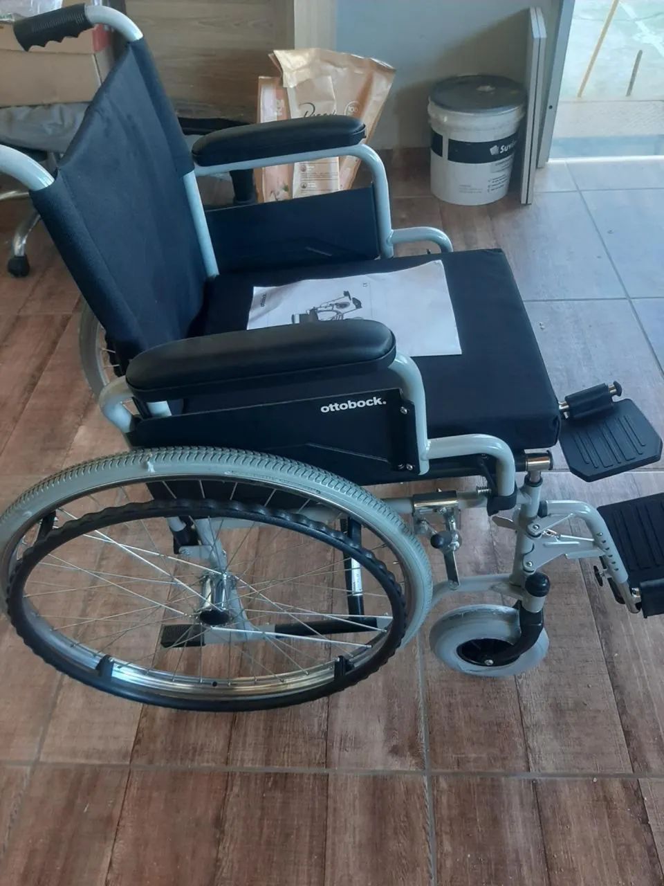 Vendo cadeira de rodas  - Foto 5