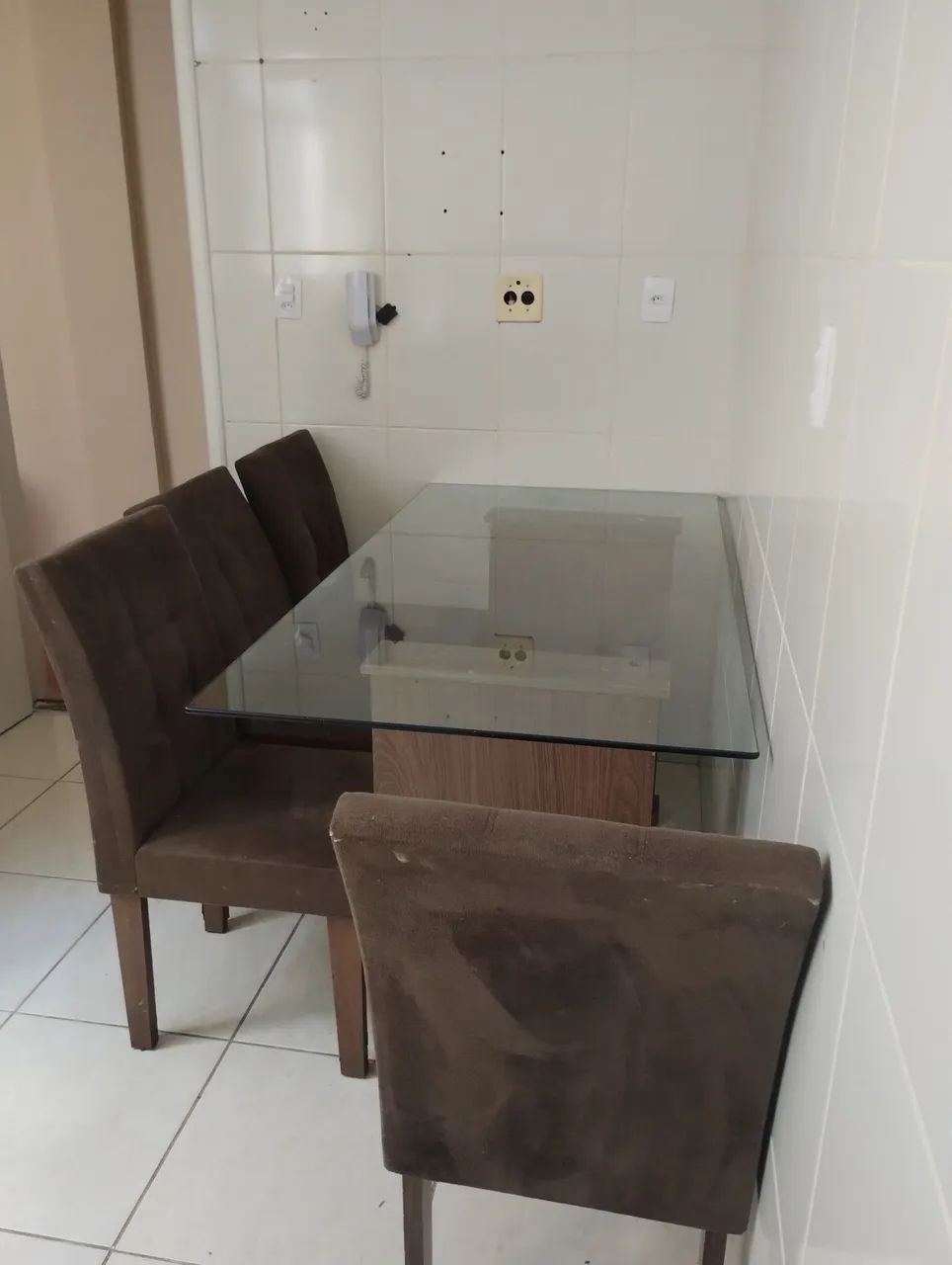 Glass table with 4 chairs65579521696897122