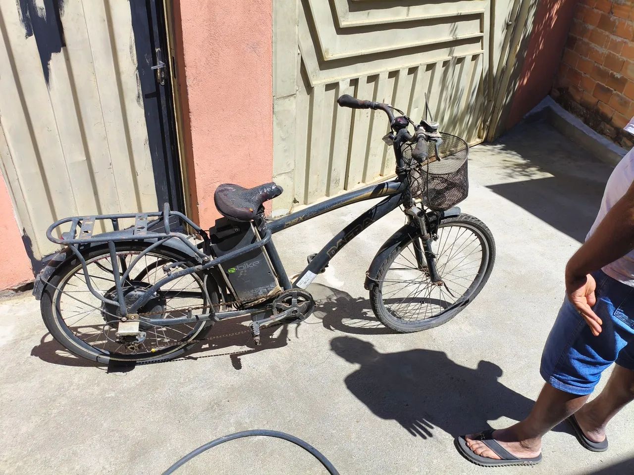 bicicleta elétrica sem as baterias  - Foto 4