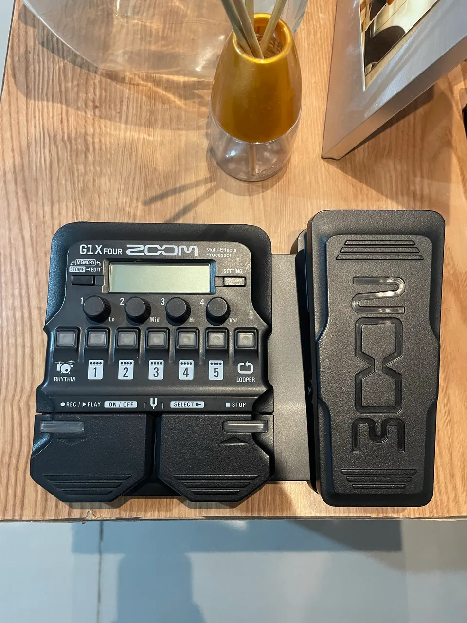 Pedaleira Zoom G1X on-K (Kiko Loureiro) - Instrumentos musicais