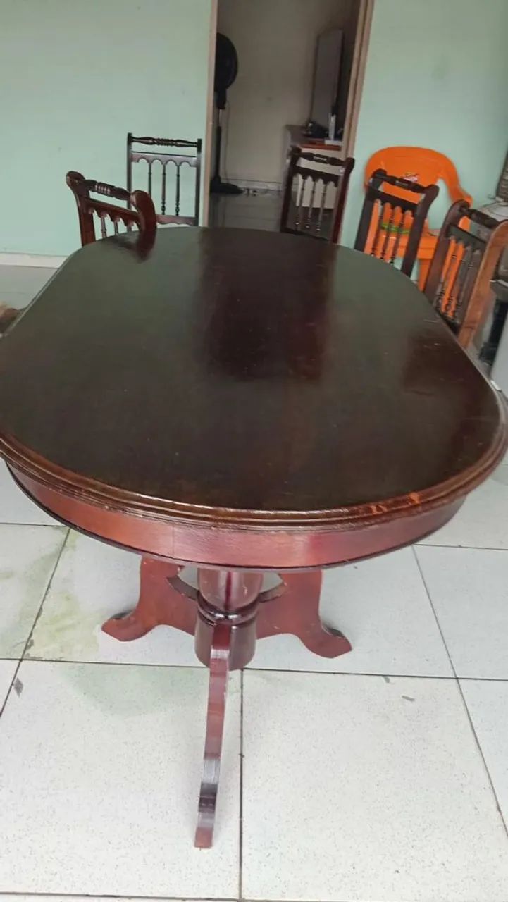 Vendo mesa antiga. 