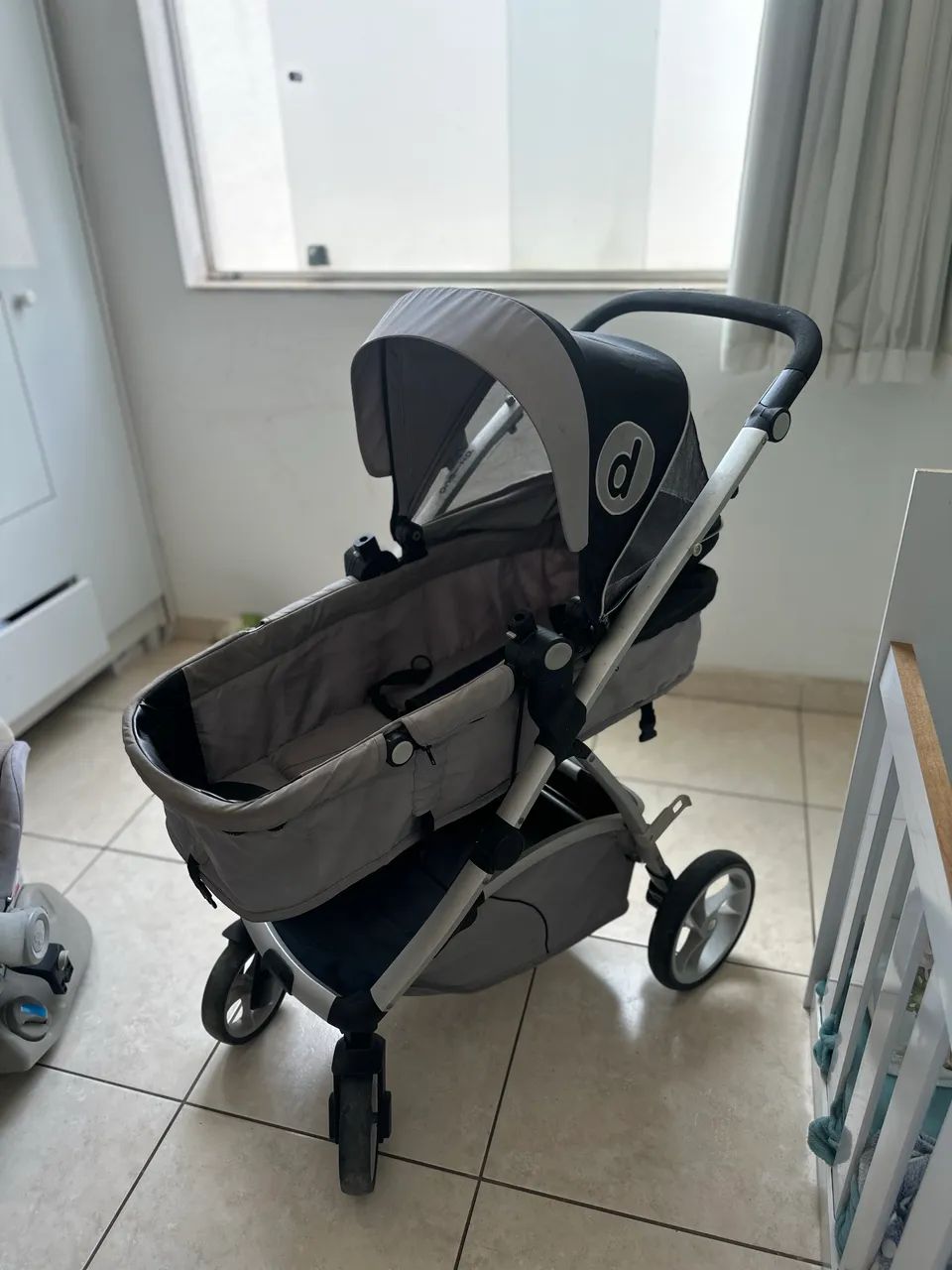 Carrinho de bebê e bebê conforto  - Foto 3