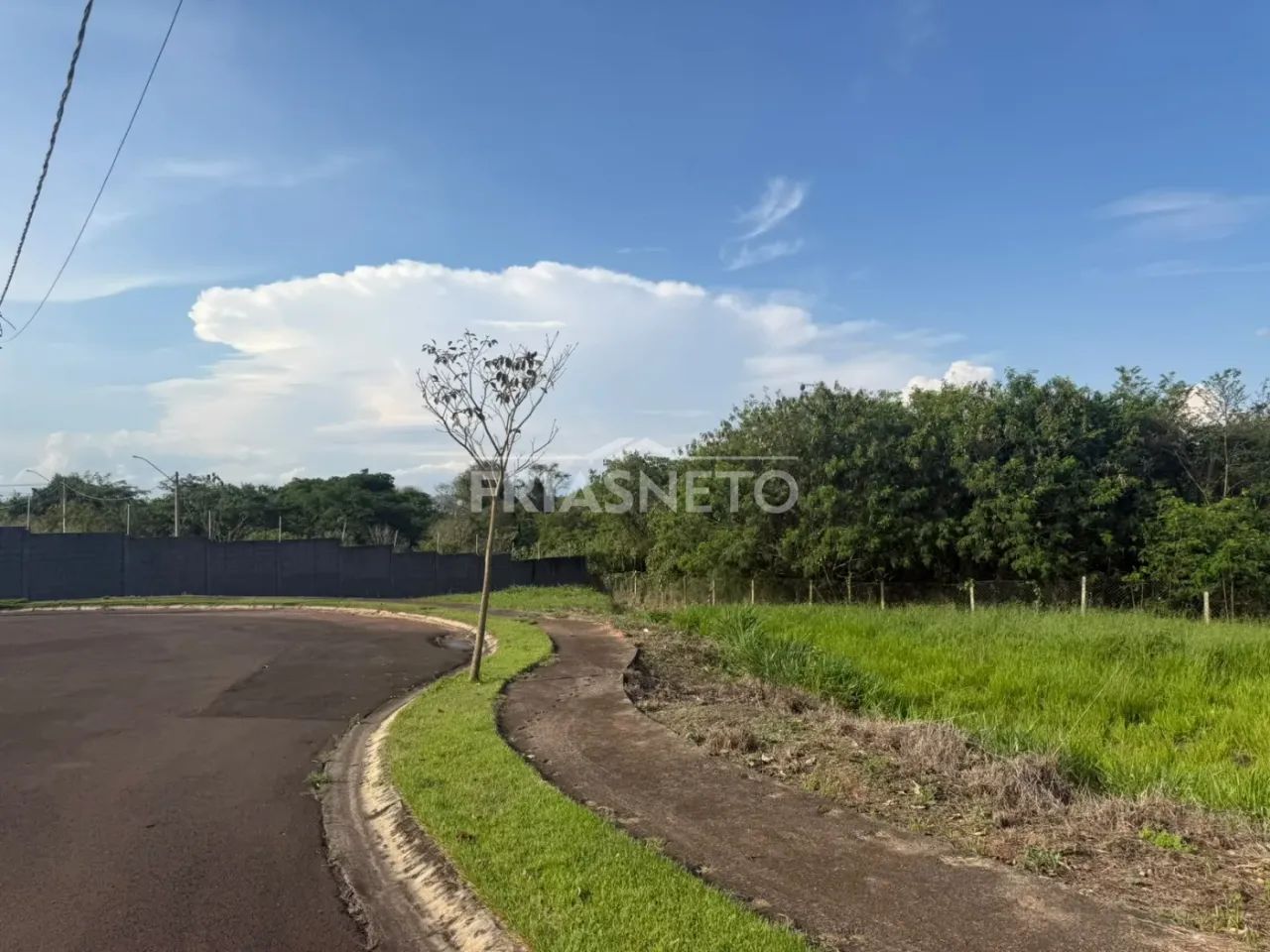 Terreno à venda em condomínio com 375 m², no bairro Park Campestre Belmont em Piracicaba