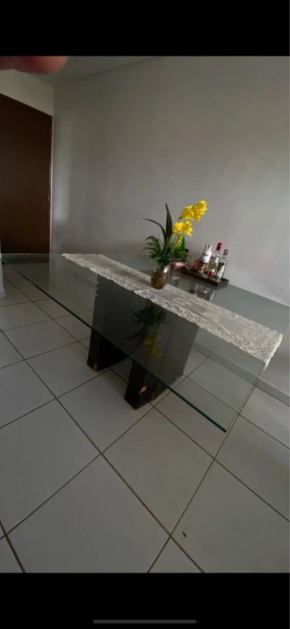 Vendo mesa de vidro bem espaçosa 65082643290882120